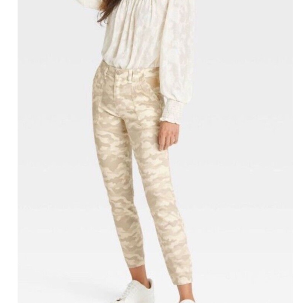 Knox Rose High Rise Skinny Cream/Tan Camouflage Women's Jeans